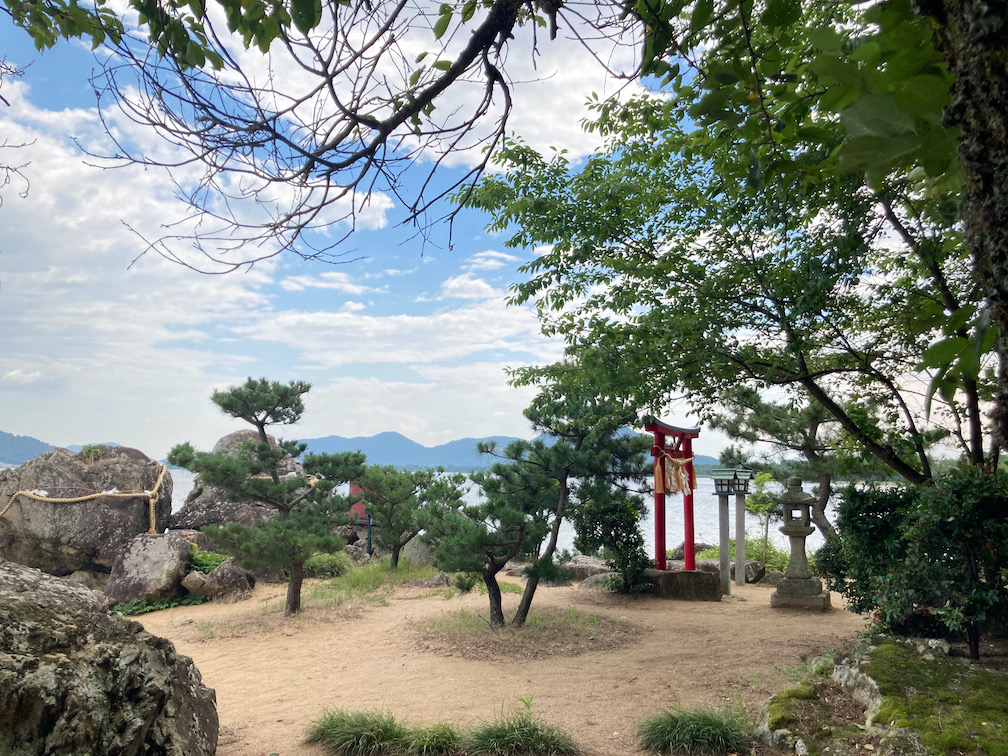 藤ヶ崎龍神社から琵琶湖を臨む